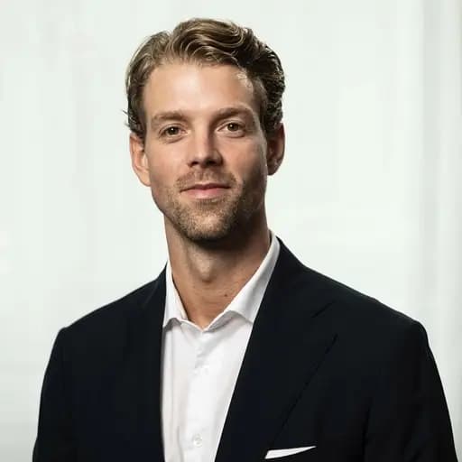 Porträtt av Filip Askviken.